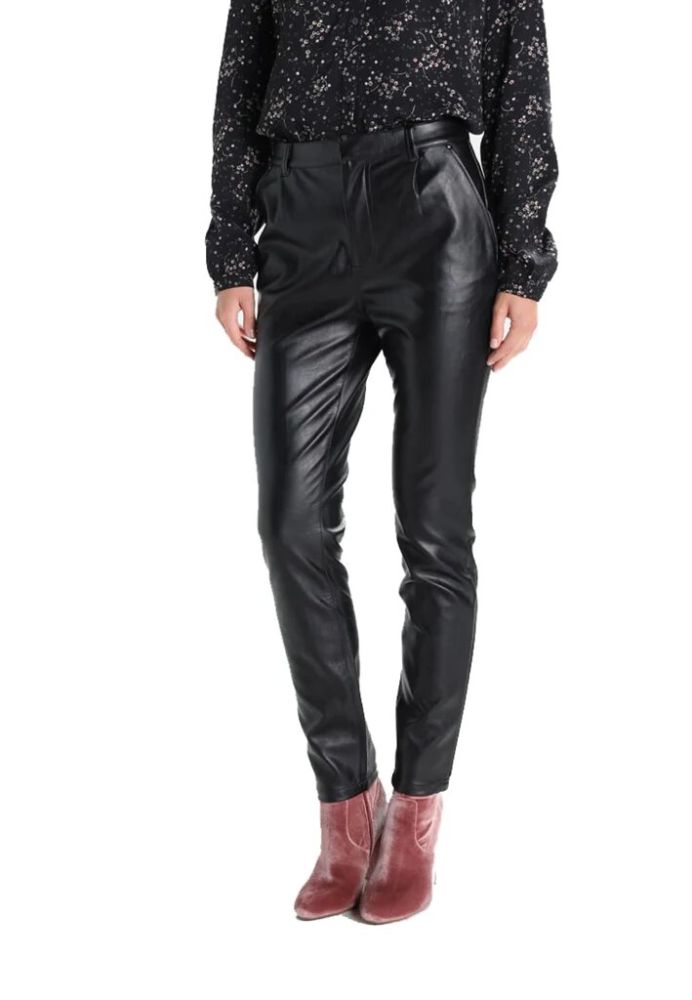 BELTED BLACK LEATHER PANTS